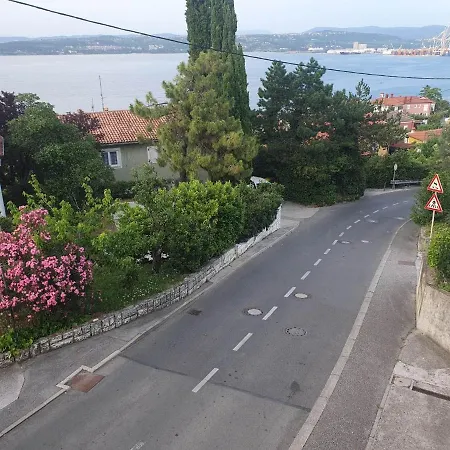 Apartment Apartma Lana21