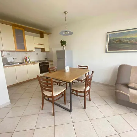 Apartma Lana21 *