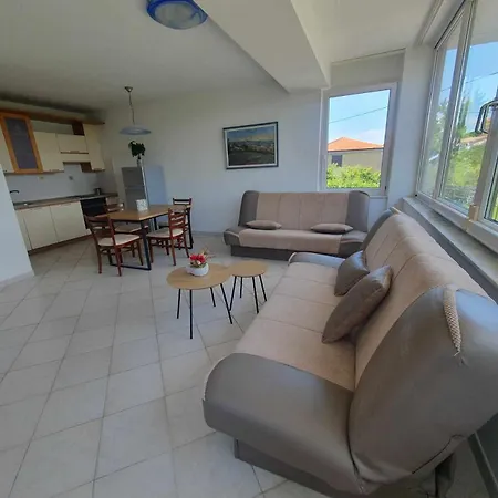 Apartment Apartma Lana21 *